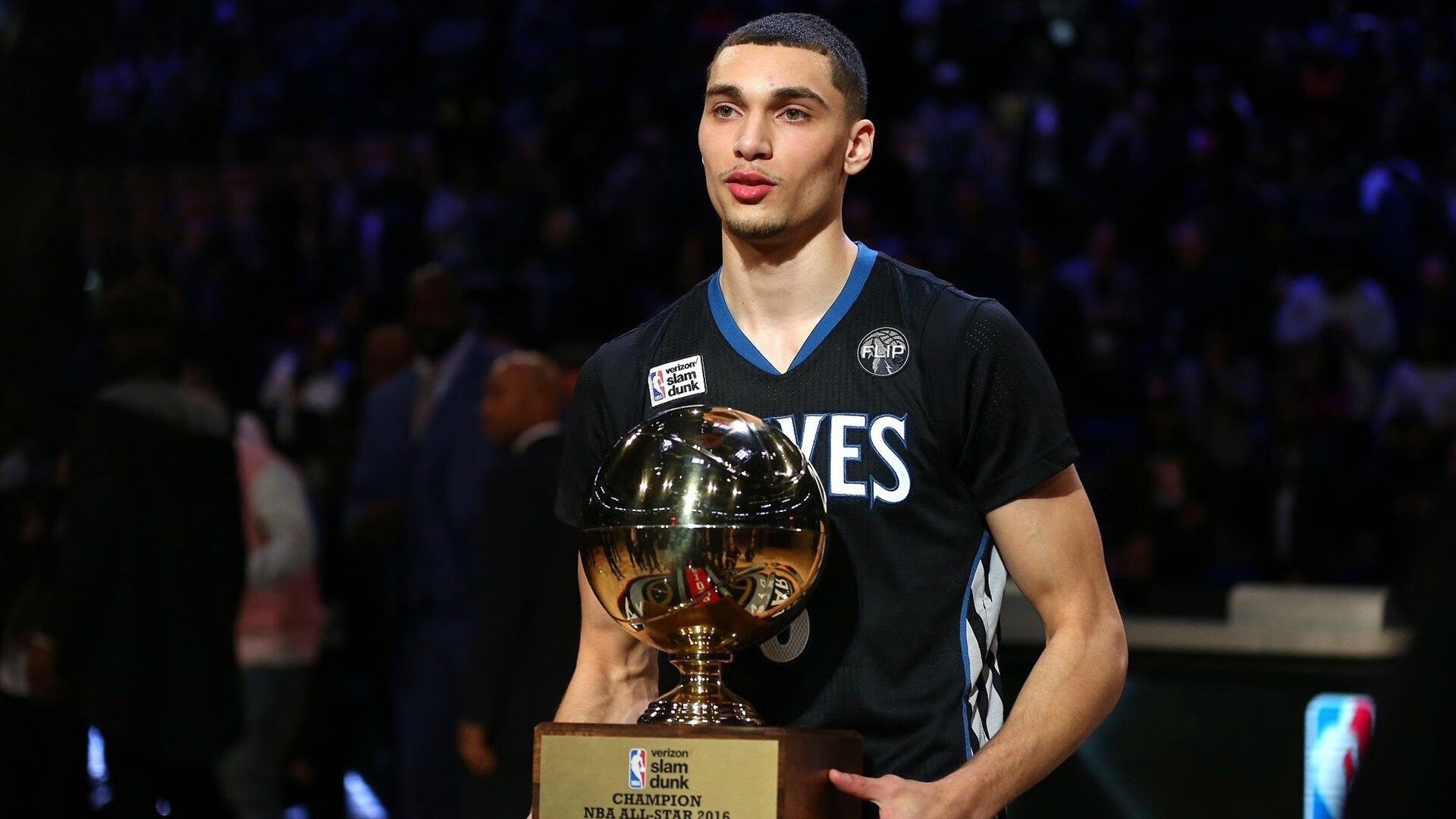 当马刺爆冷新疆队，布克的英超争冠启示录